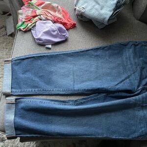Size 18 girlfriends Sonoma capris
